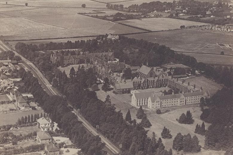 Aerial view of the College, taken by Pan-Aero Pictures, 1933 (archive reference: GCPH 3/18/5)