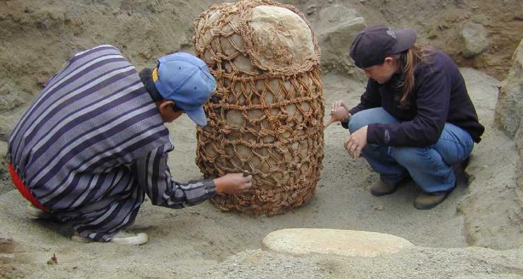 Trish Biers excavating in Peru