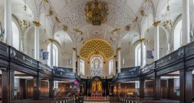 St Clement Danes (RAF), Strand
