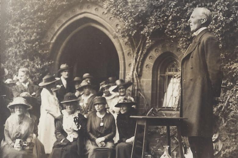 Herbert Fisher, addressing the Silver Jubilee Garden Party, taken by Sport & General Press Agency Ltd, 1919 (archive reference: GCPH 12/3/1/7)