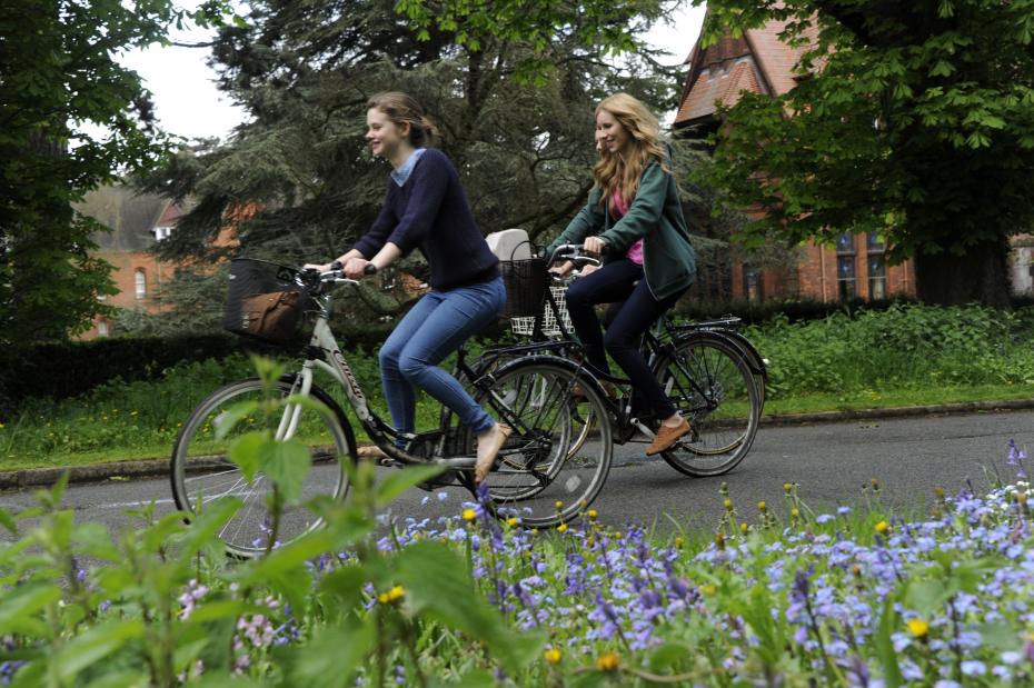 Students cycling