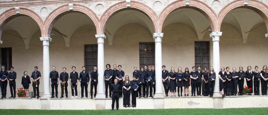 Girton College Choir at St Abbondio Cloistets
